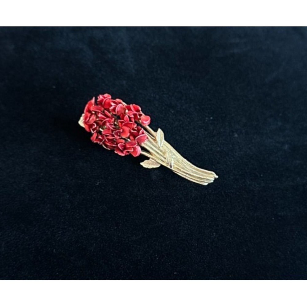 Vintage Rotary Club Avon DM97 Signed Gold-Tone Dozen Enamel Red Roses Brooch Pin